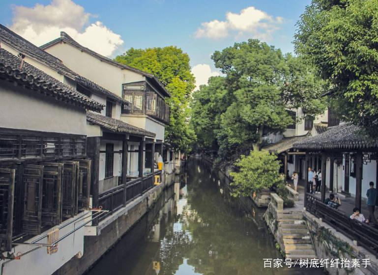 41岁谢霆锋拍戏被偶遇，拍戏现场有哪些亮点值得关注？游戏画面